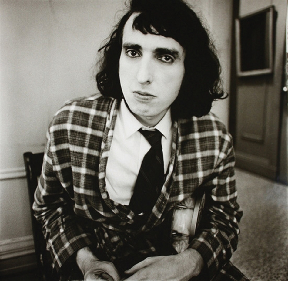 diane-arbus-tiny-tim-photographs-gelatin-silver-print